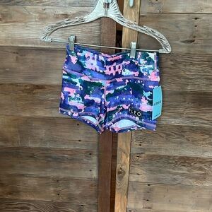 FLEO women's XS and Large athletic/gymnastics/tumbling  shorts Moody 3.25 NWT